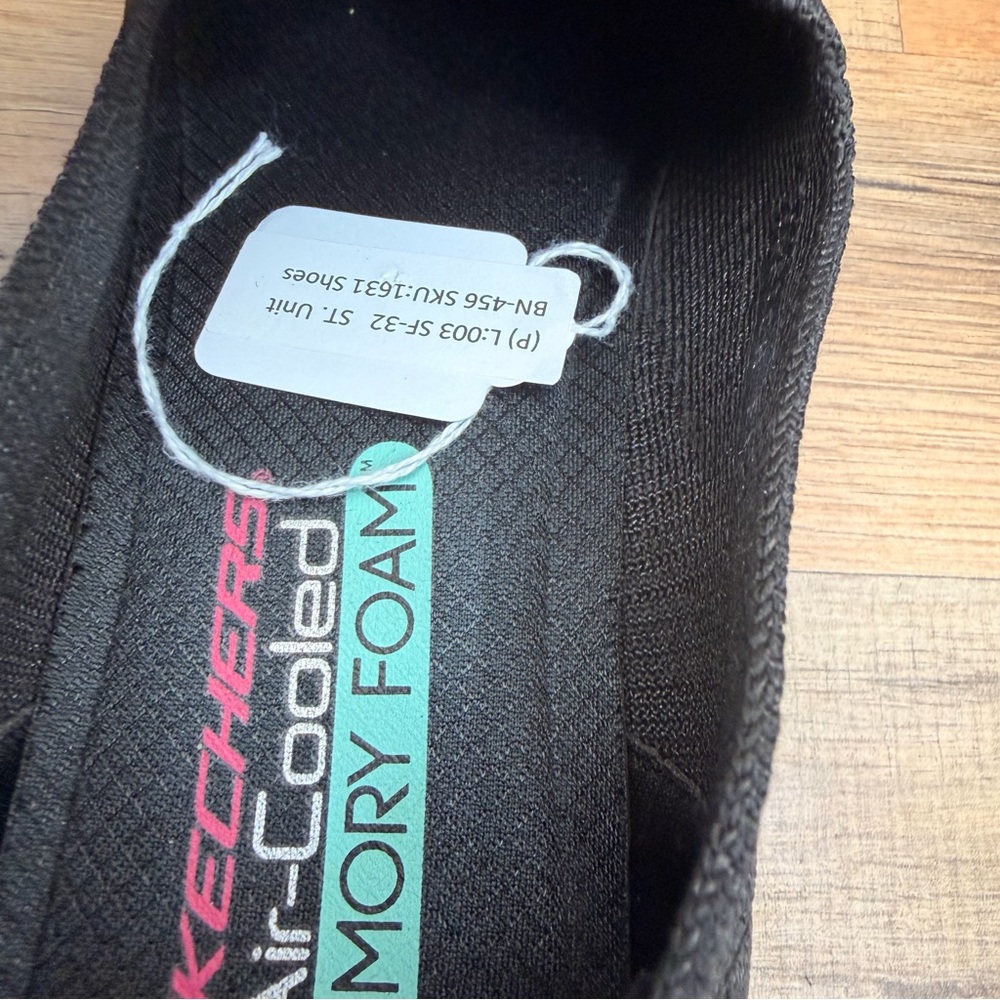 Skechers Microburst 2.0 Irresistible Shoes size Women 9.5  black Slip On Loafer - Picture 7 of 8